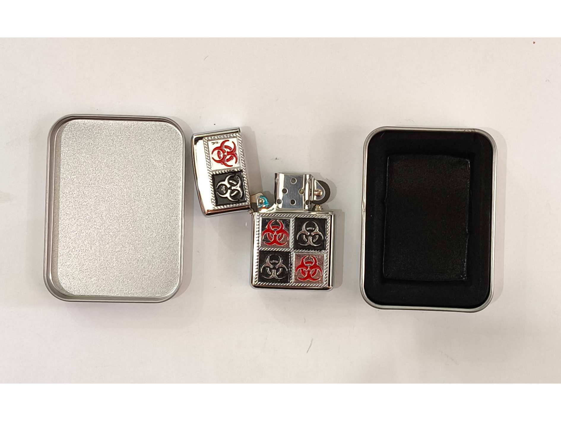 Encendedor de metal labrado + estuche (a bencina)