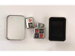 Encendedor de metal labrado + estuche (a bencina)