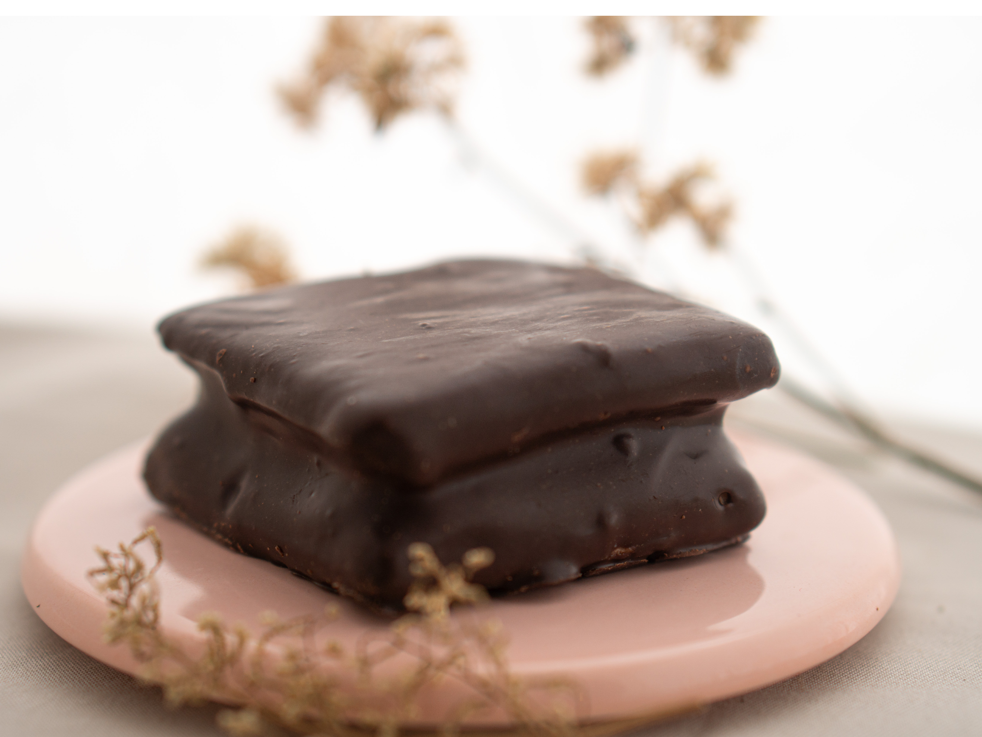 Alfajor de Almendras Bañado en Chocolate