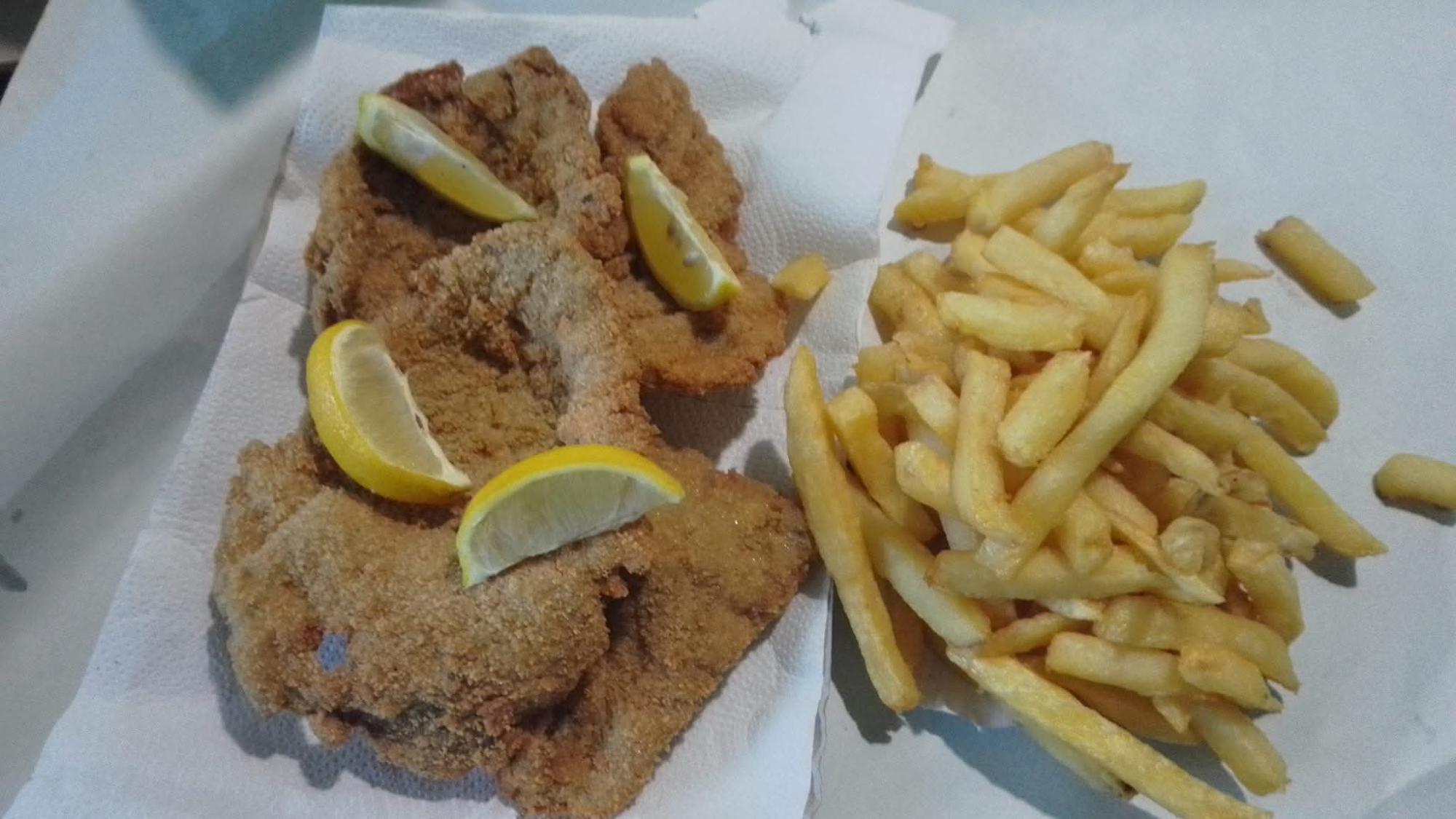 Milanesa  y supremas con papas