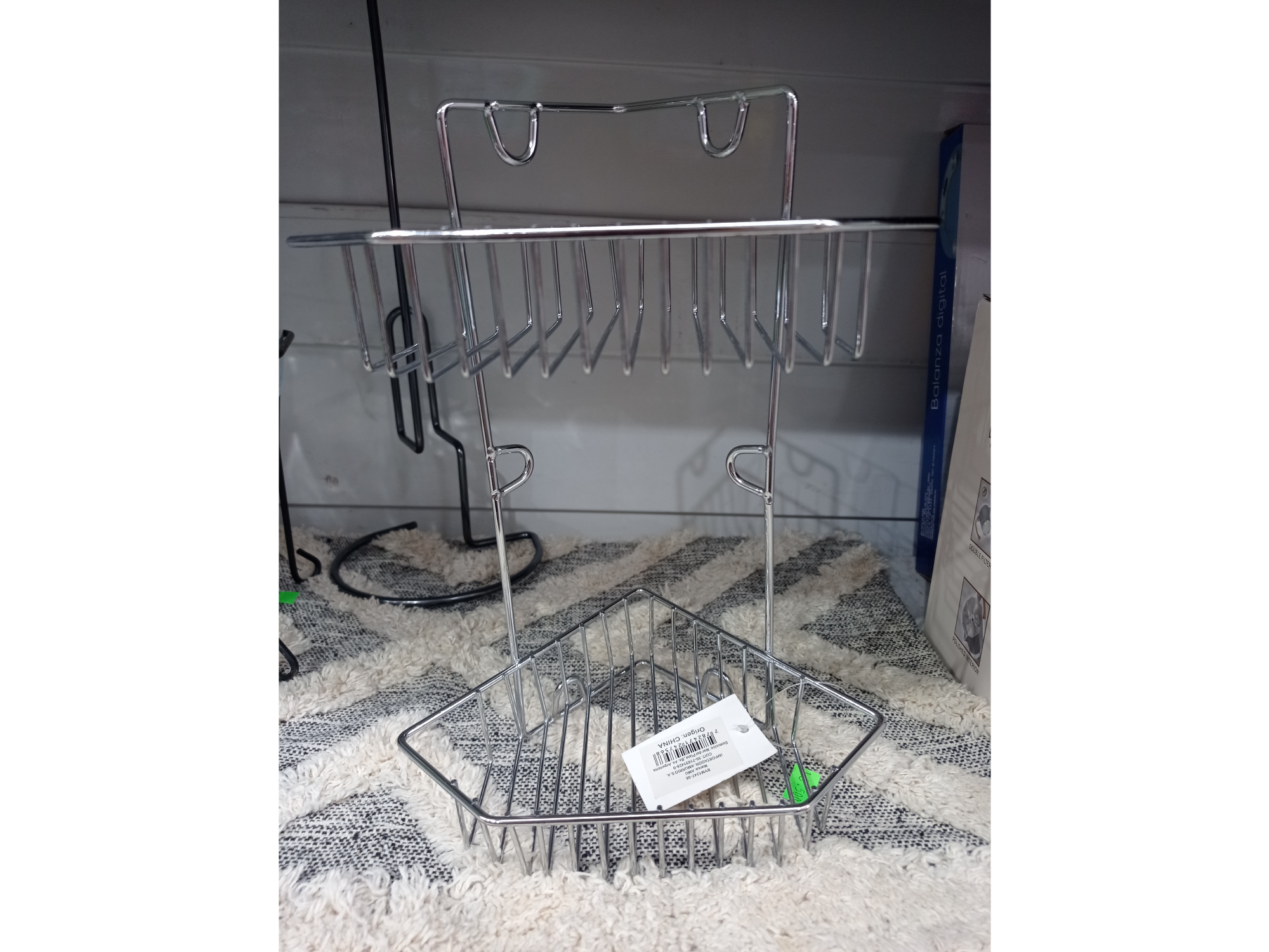 Estante metálico para baño