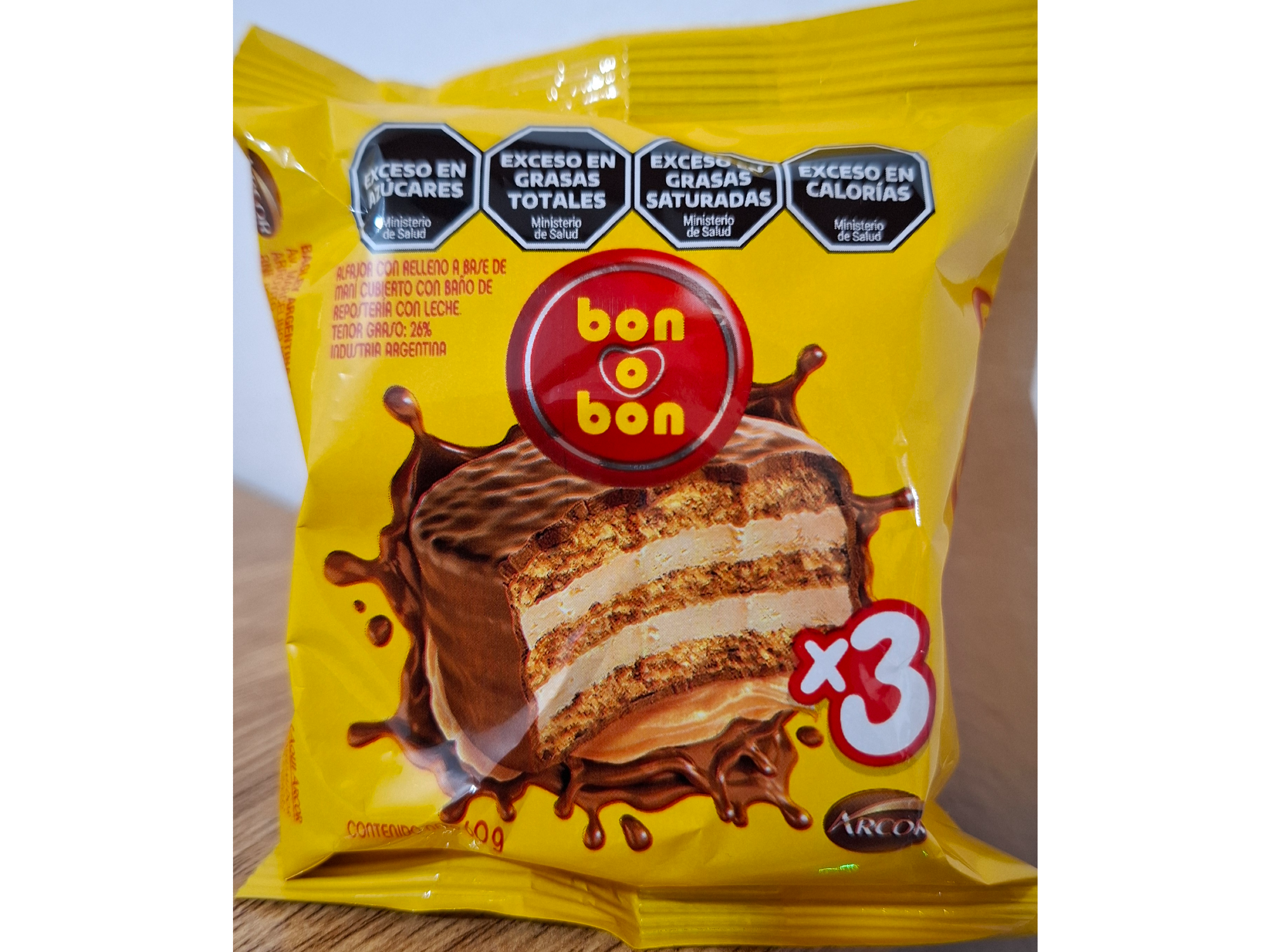 Alfajor Bon o Bon triple Negro