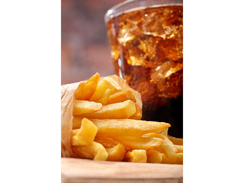 Extra de papas fritas chicas y coca cola 1.5 lt