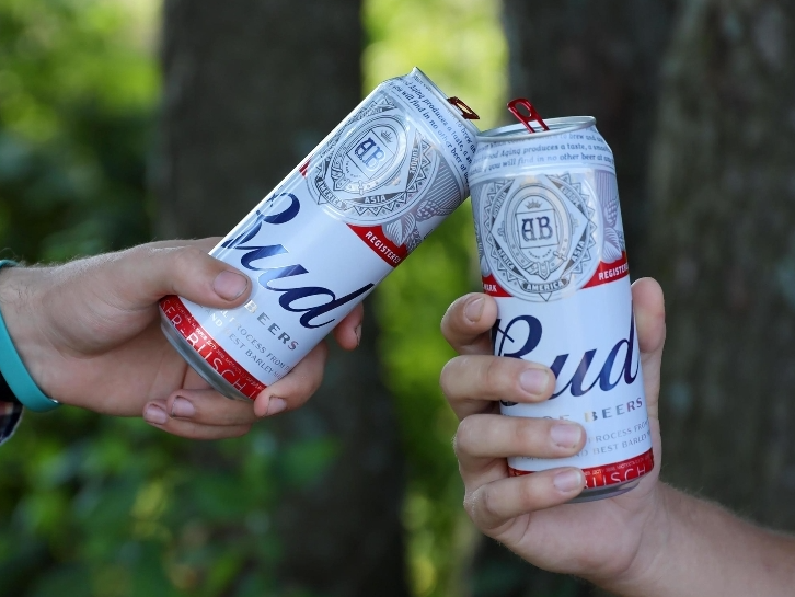 Lata Budweiser