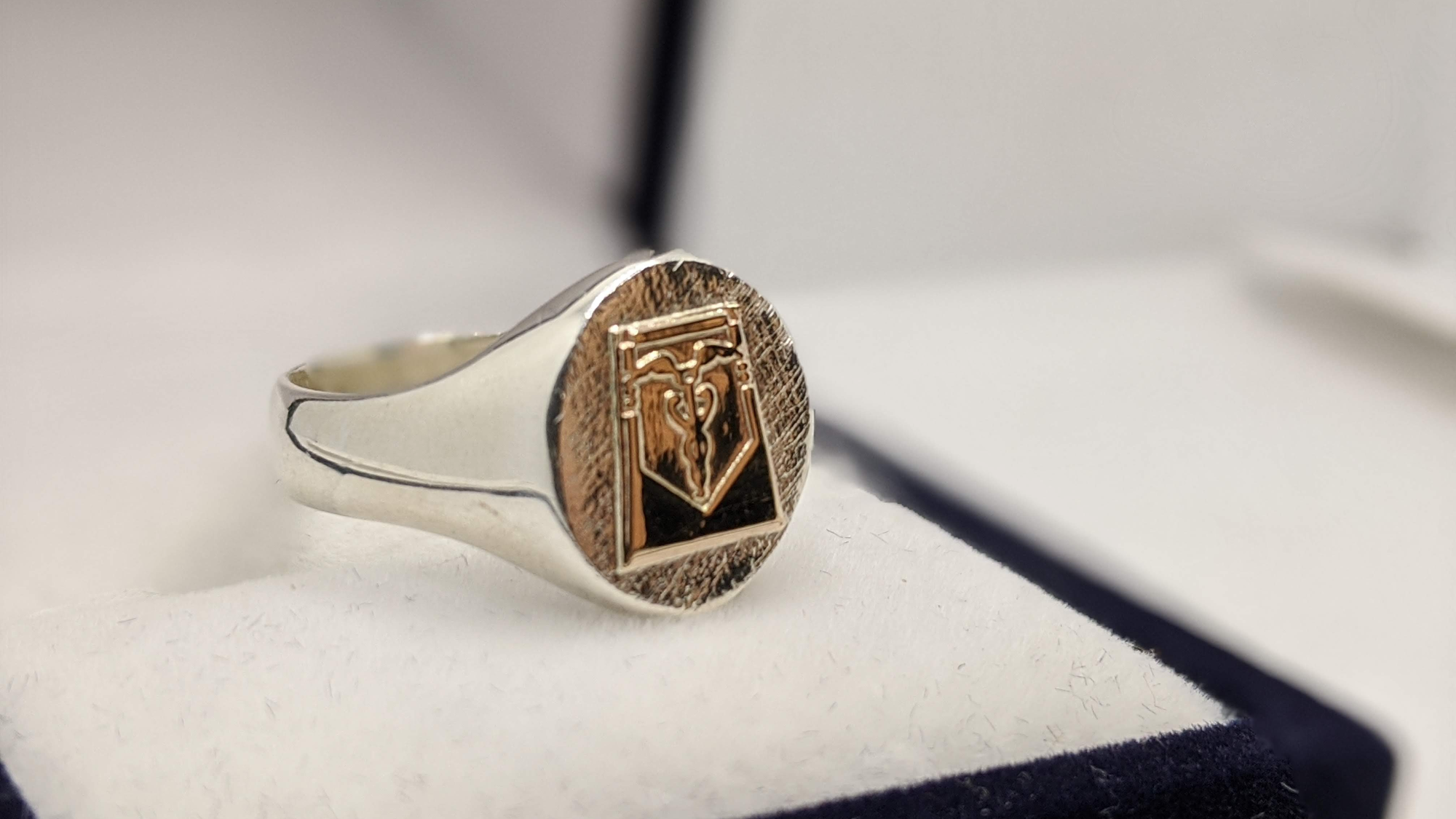 Anillo de profesión