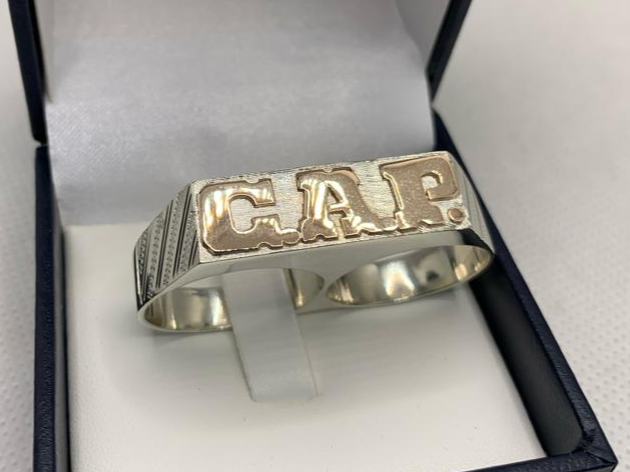 Anillo Doble 10x28 Plata y oro con iniciales.