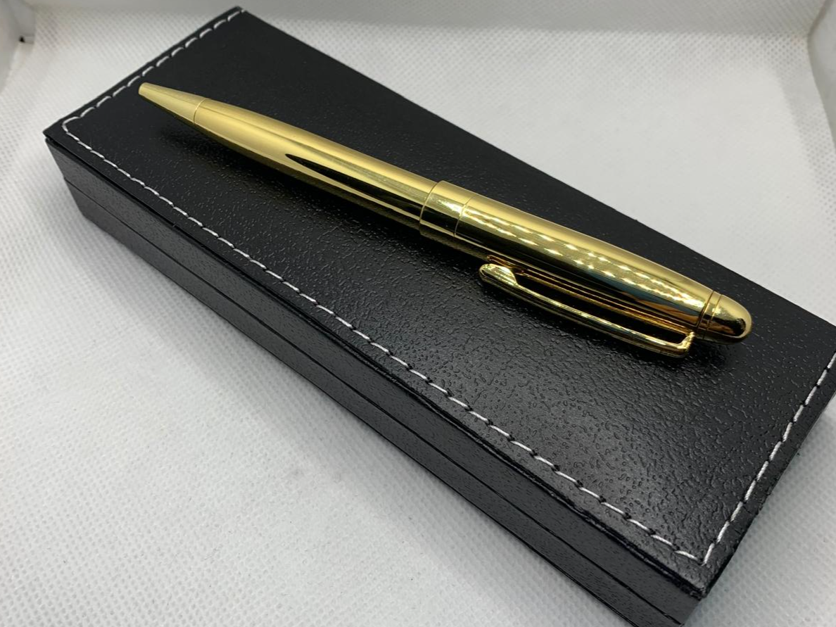 LAPICERA DORADA  CON GRABADO Y ESTUCHE
