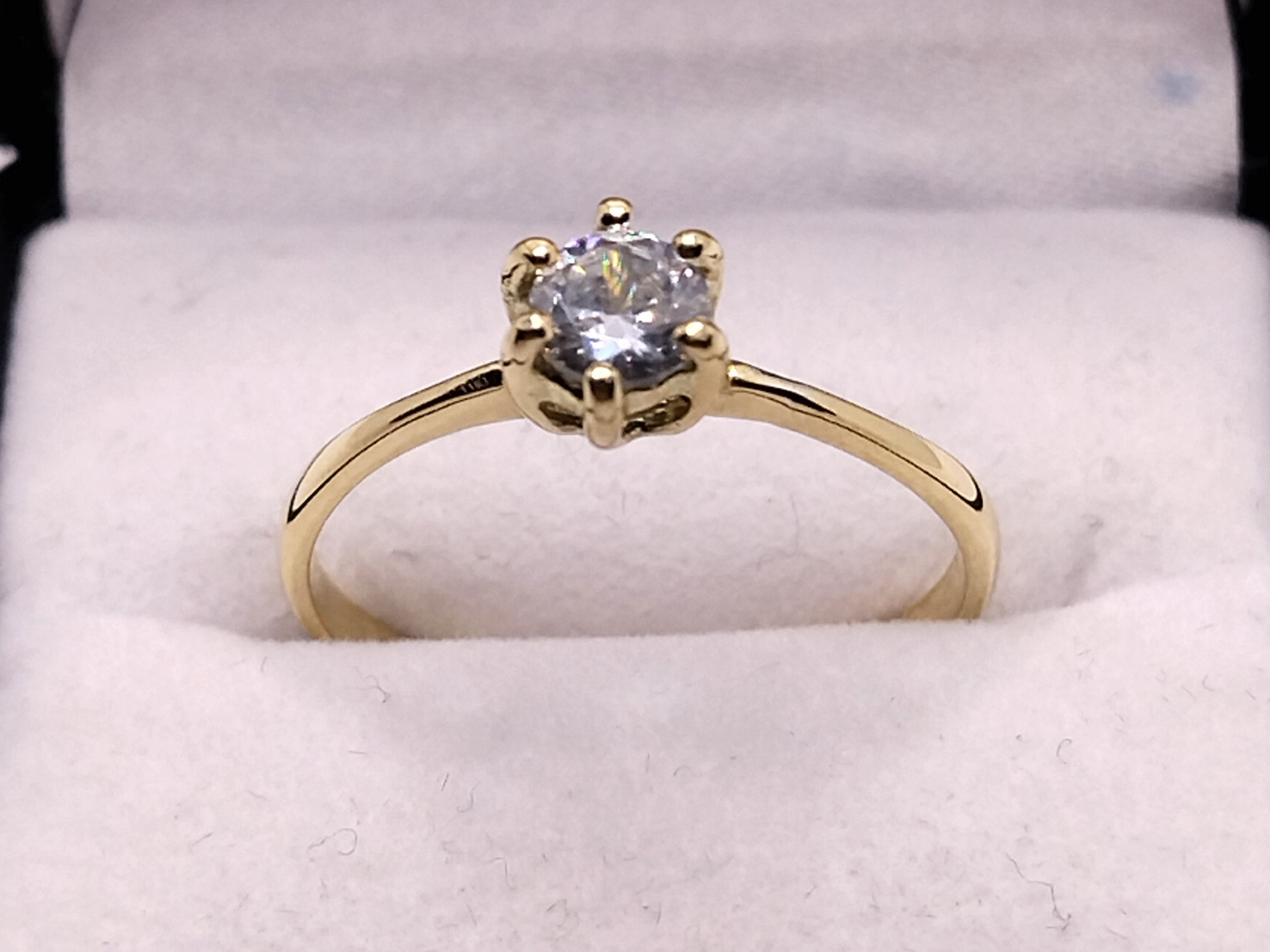 Cintillo Promesa corona de 6 puntas con Circonia 6mm en oro 9k sellado