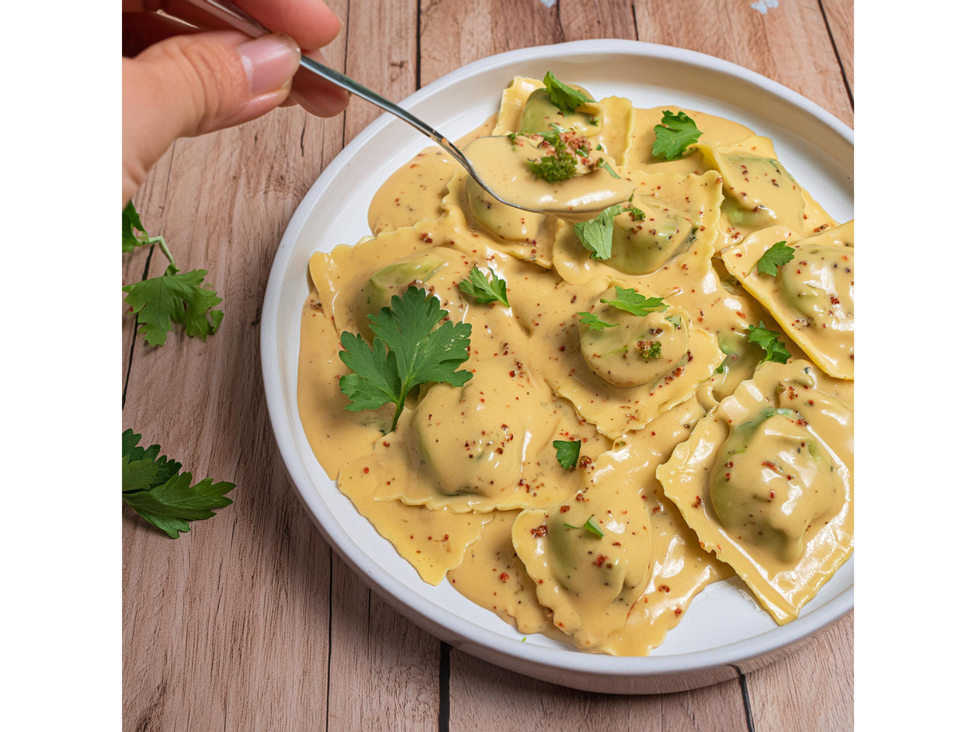 Ravioles con salsa a elecciòn