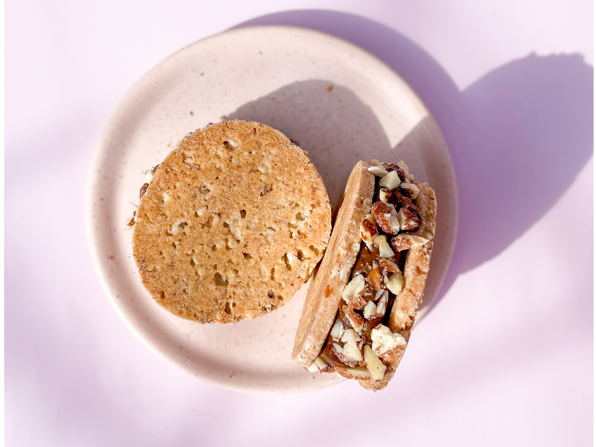 ALFAJOR DE ALMENDRAS Y DULCE DE LECHE