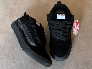 VANS KNU SKOOL - NEGRO/NEGRO de URBÆN