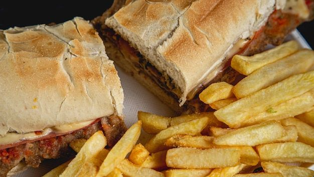 SANDWICH DE MILANESA c/ PAPAS