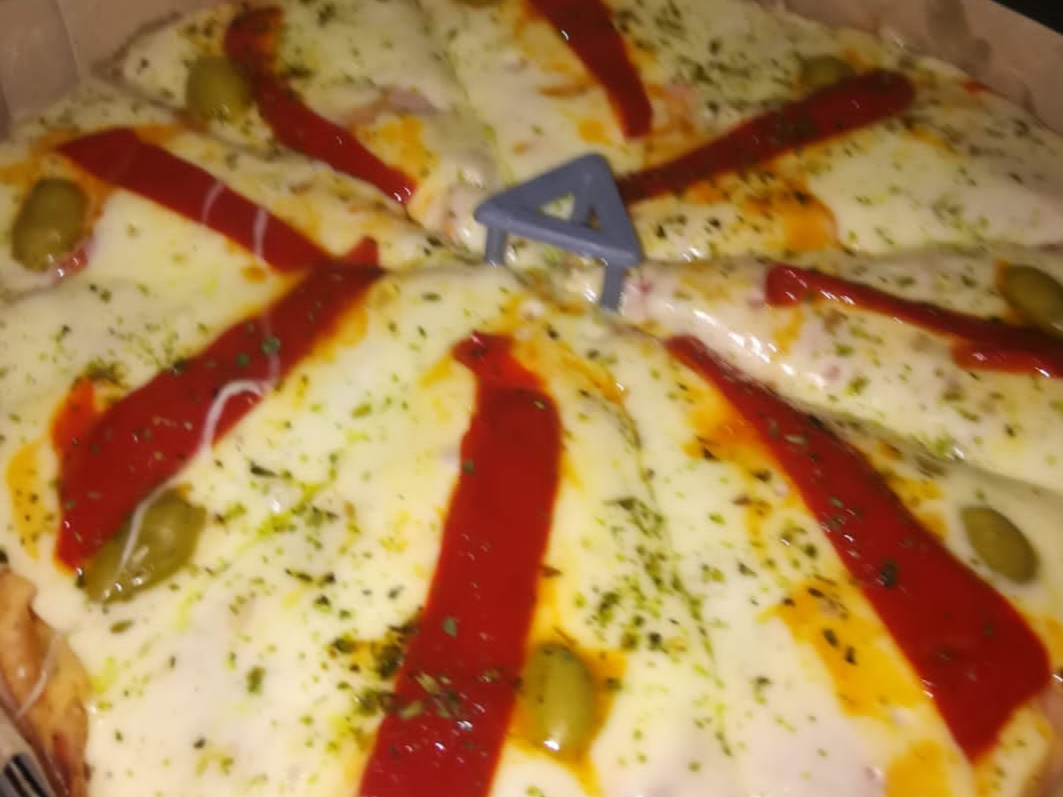 PIZZA ESPECIAL c/ JAMÓN Y MORRÓN