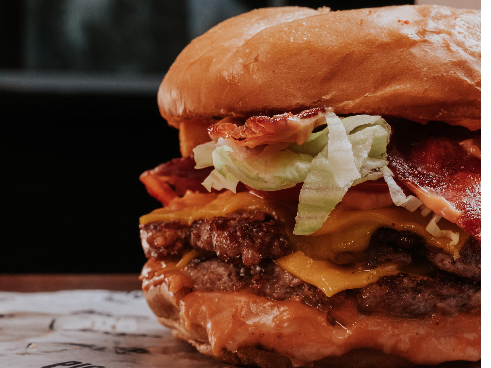 Classic doble con papas fritas, gaseosa y postre