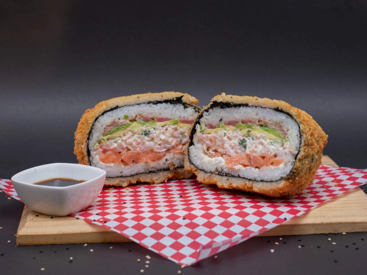 Sushi Burguer EXTRA Grande + Papas Fritas