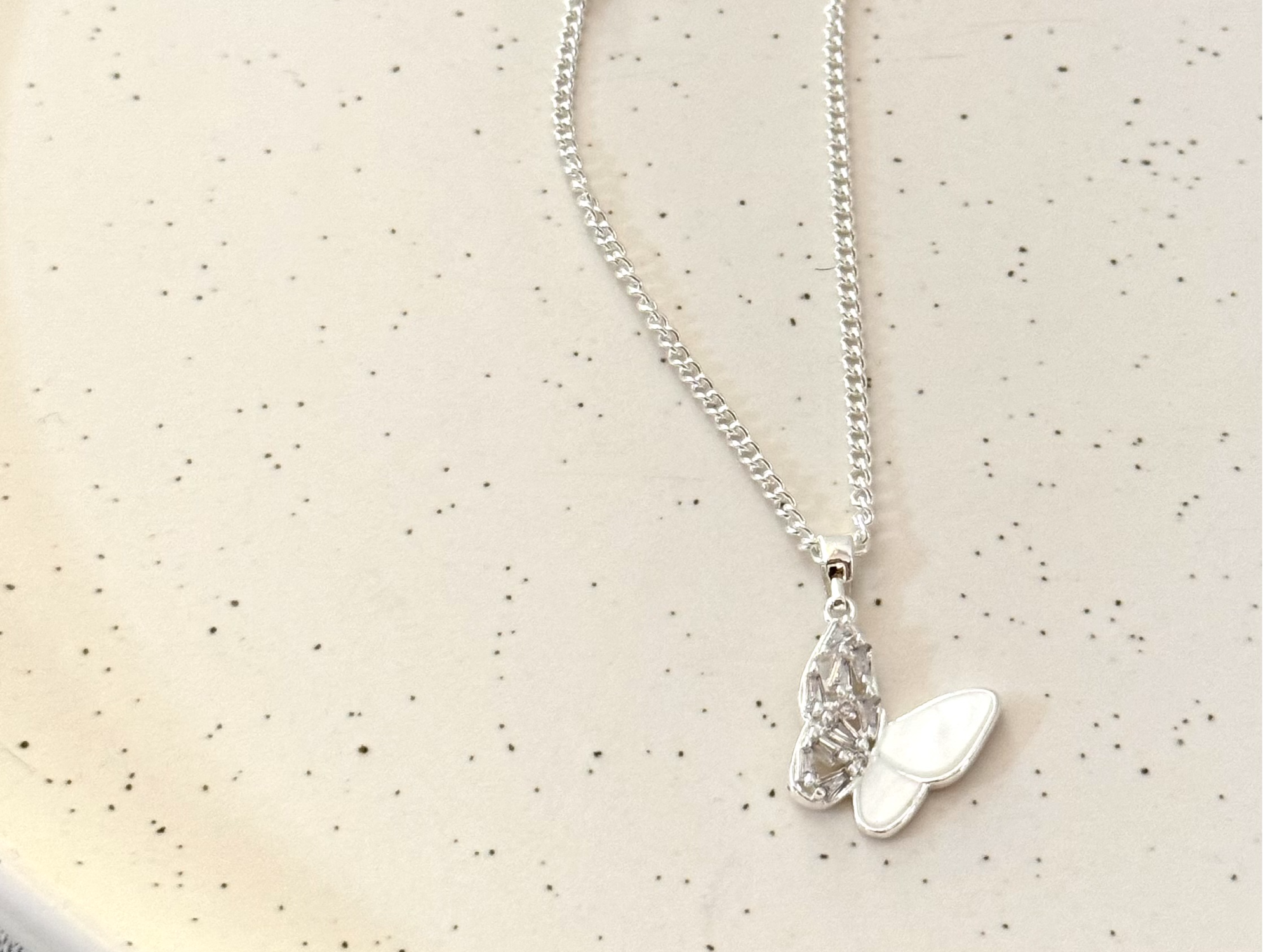 Collar Mariposa de cristal