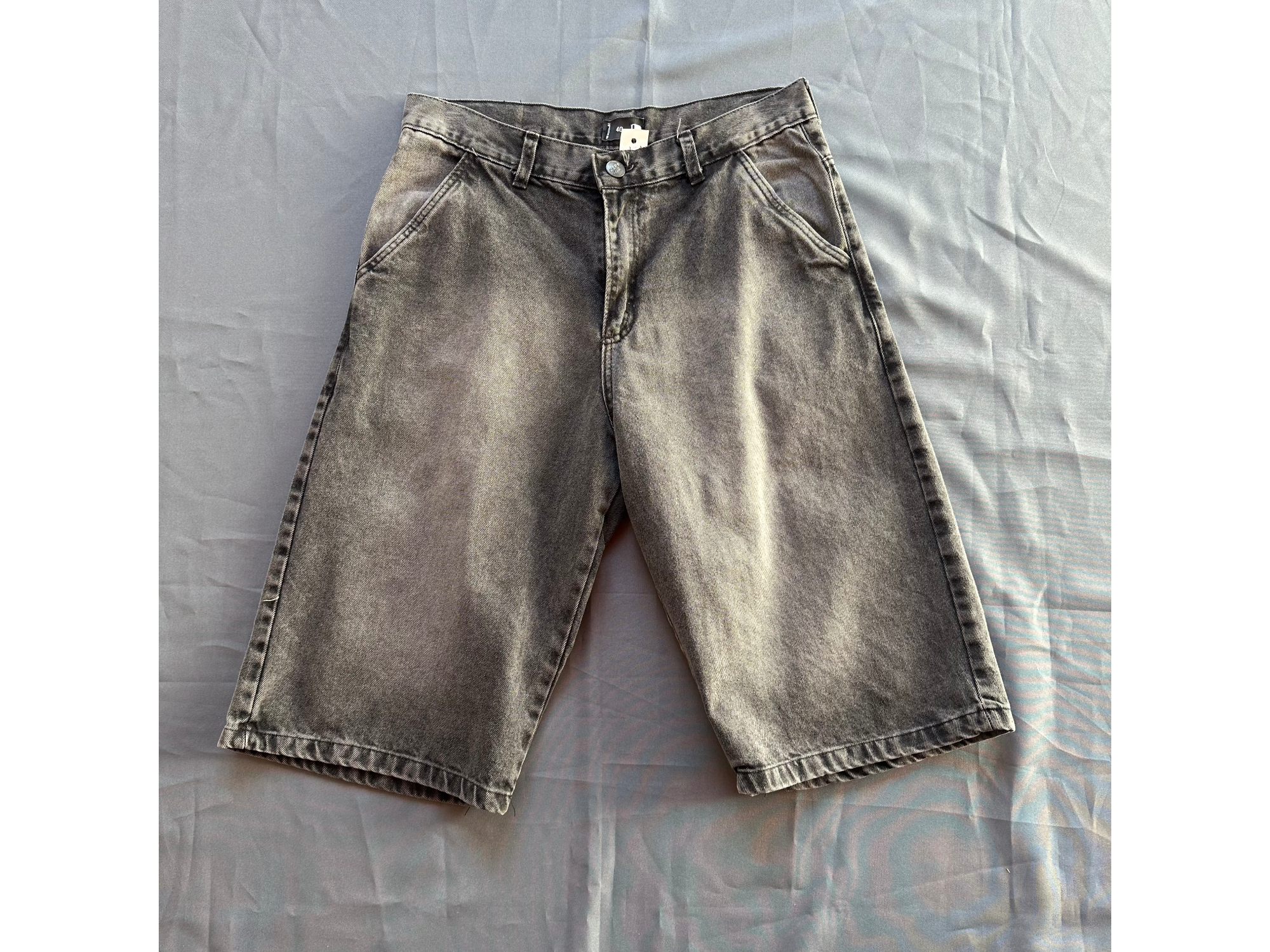 Bermuda baggy oscura