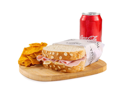 Tramezzino + Bebida + Snack