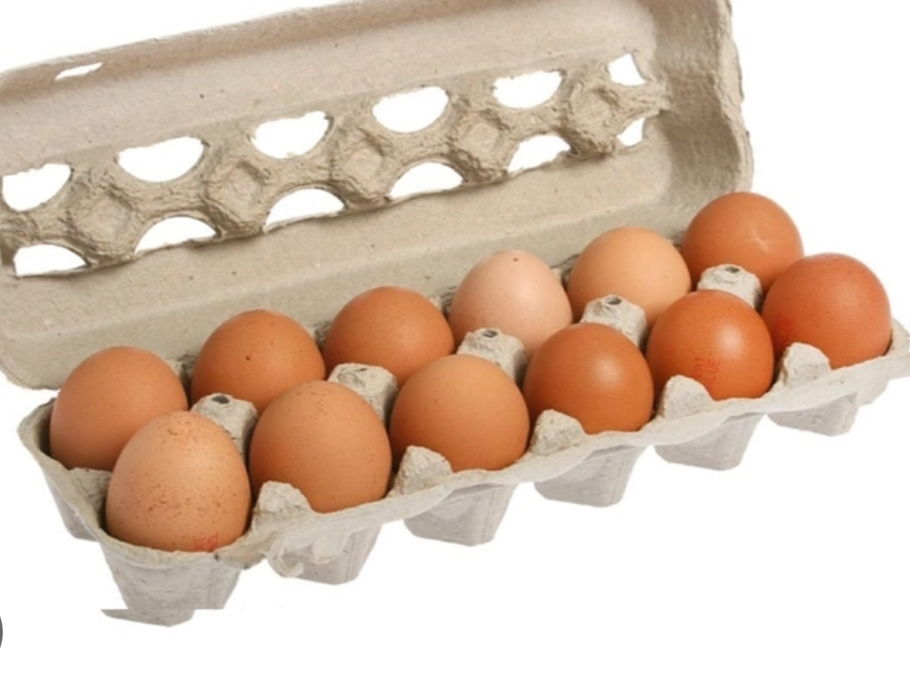 MEDIA DOCENA DE HUEVOS