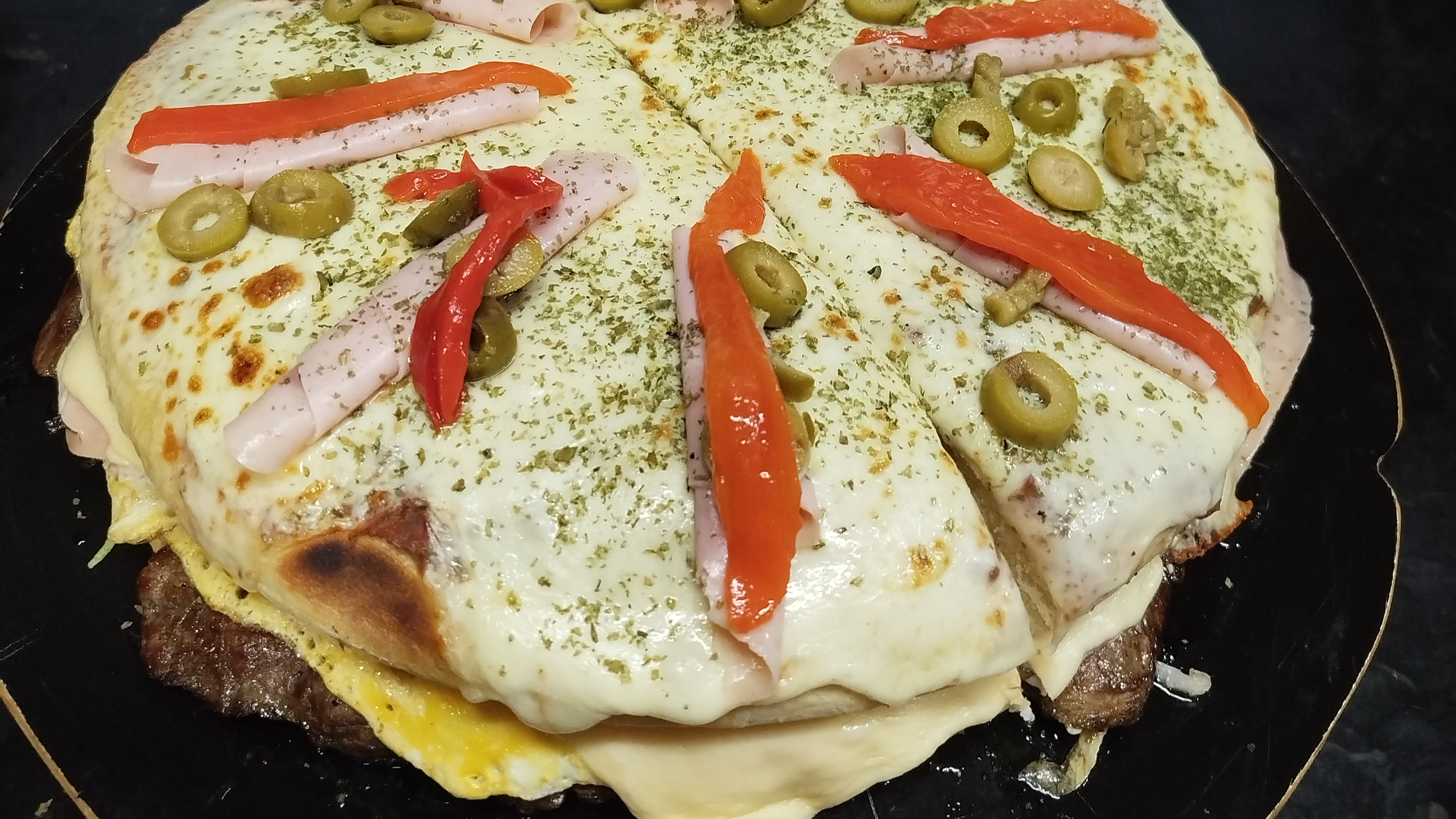 LOMO Y MILA PIZZA