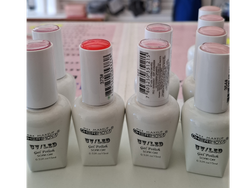 Esmaltes chirimoya (colores en la imagen)