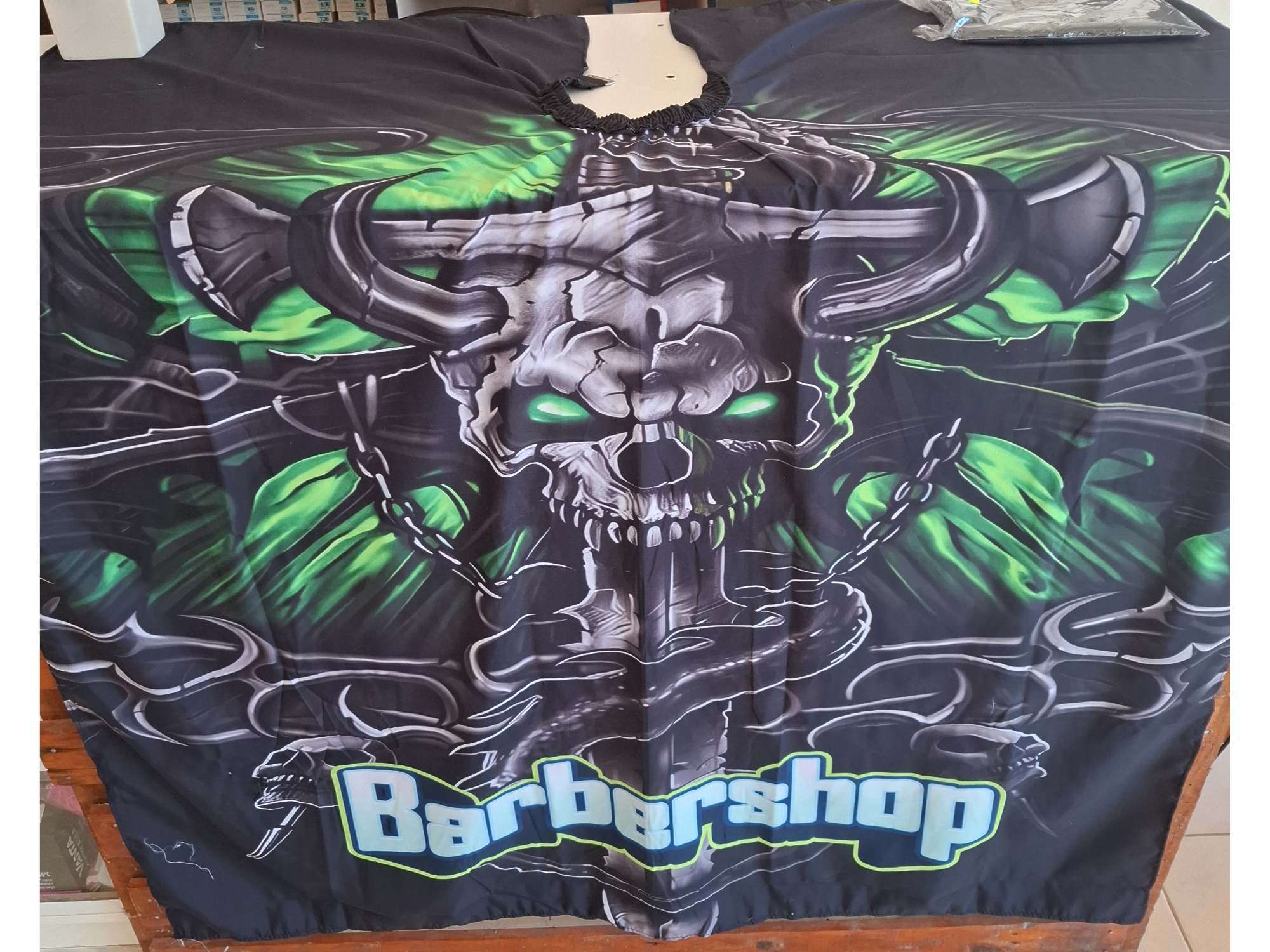 Capa barber shop para corte (con gancho)