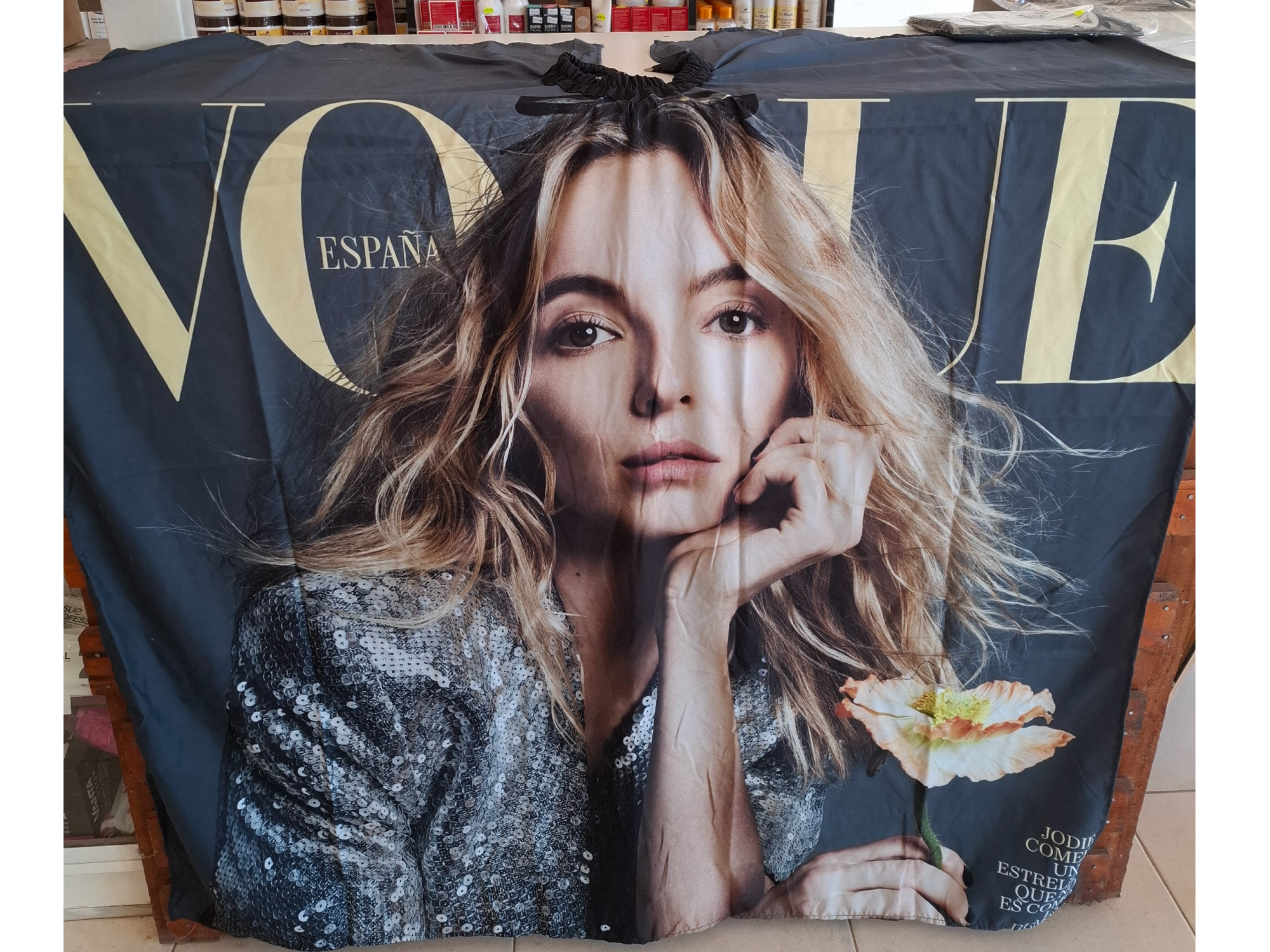 Capa Vogue para corte (con gancho)