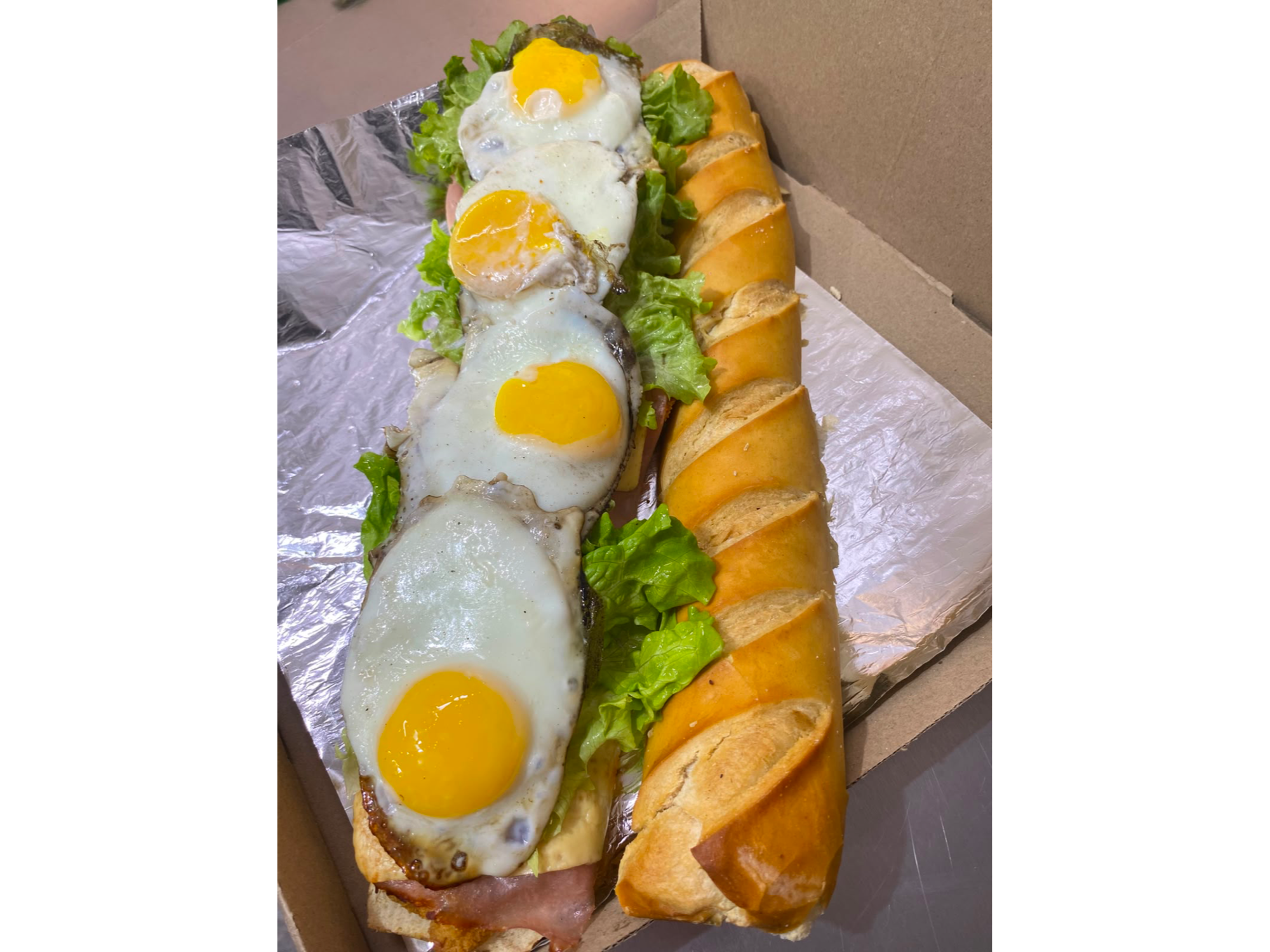 Sanguche de Mila con huevo frito