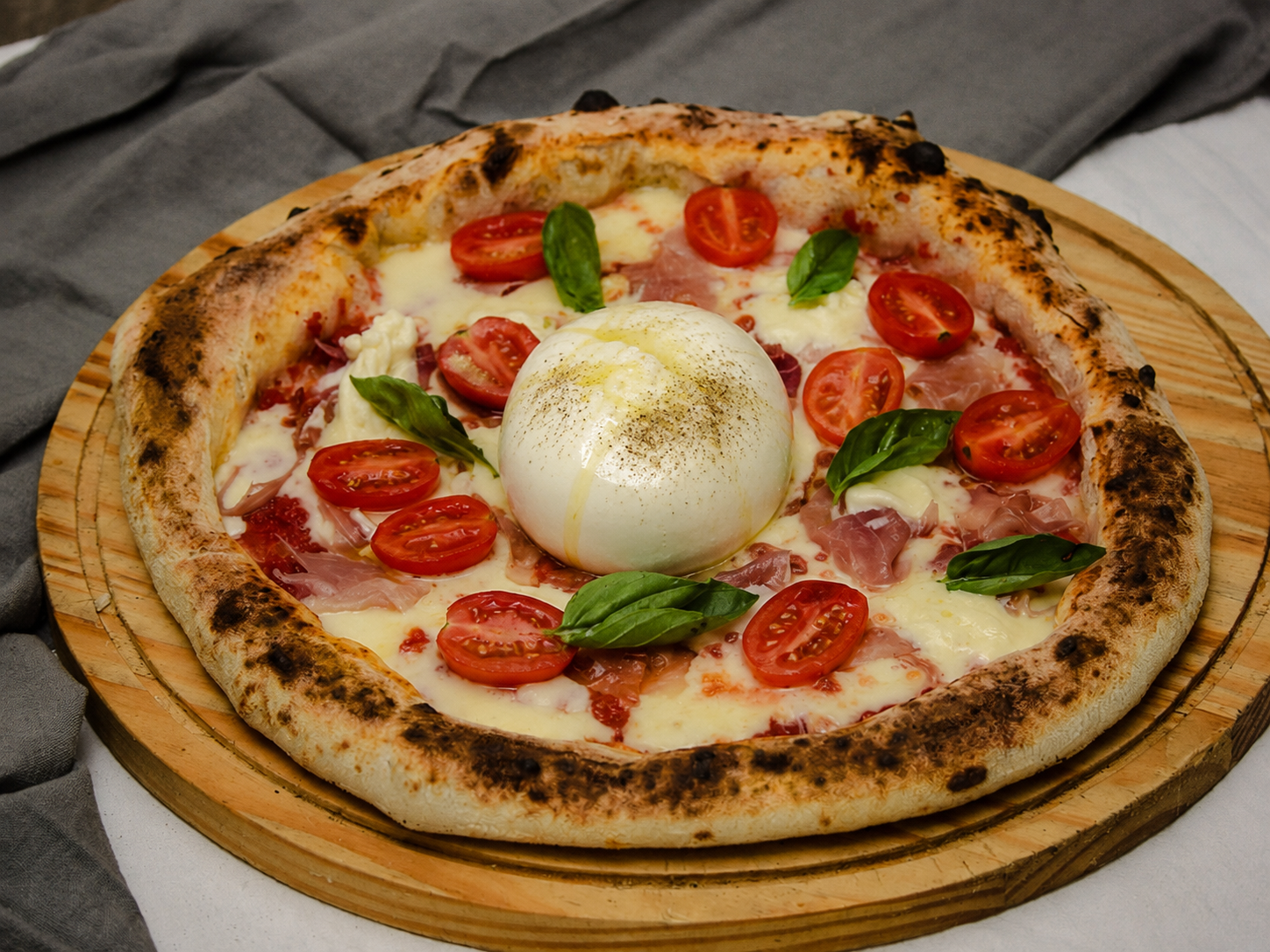 Burrata con Jamón Crudo