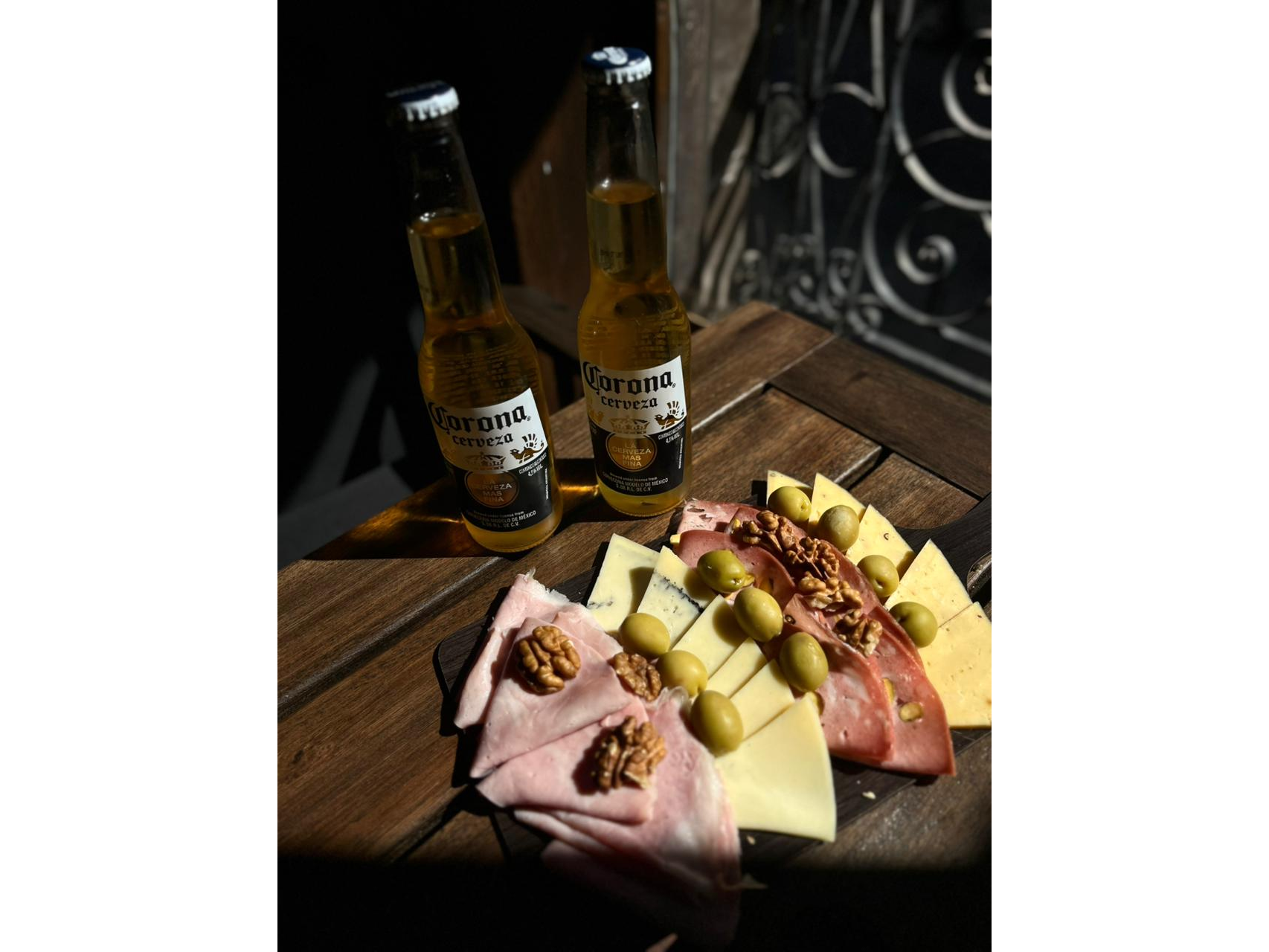 Picada + 2 Corona
