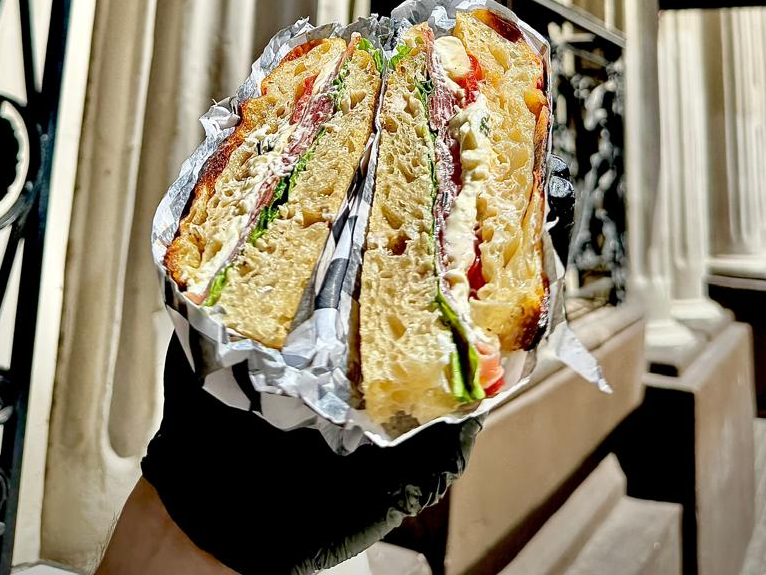 Pastrami - Blue cheese gratinado