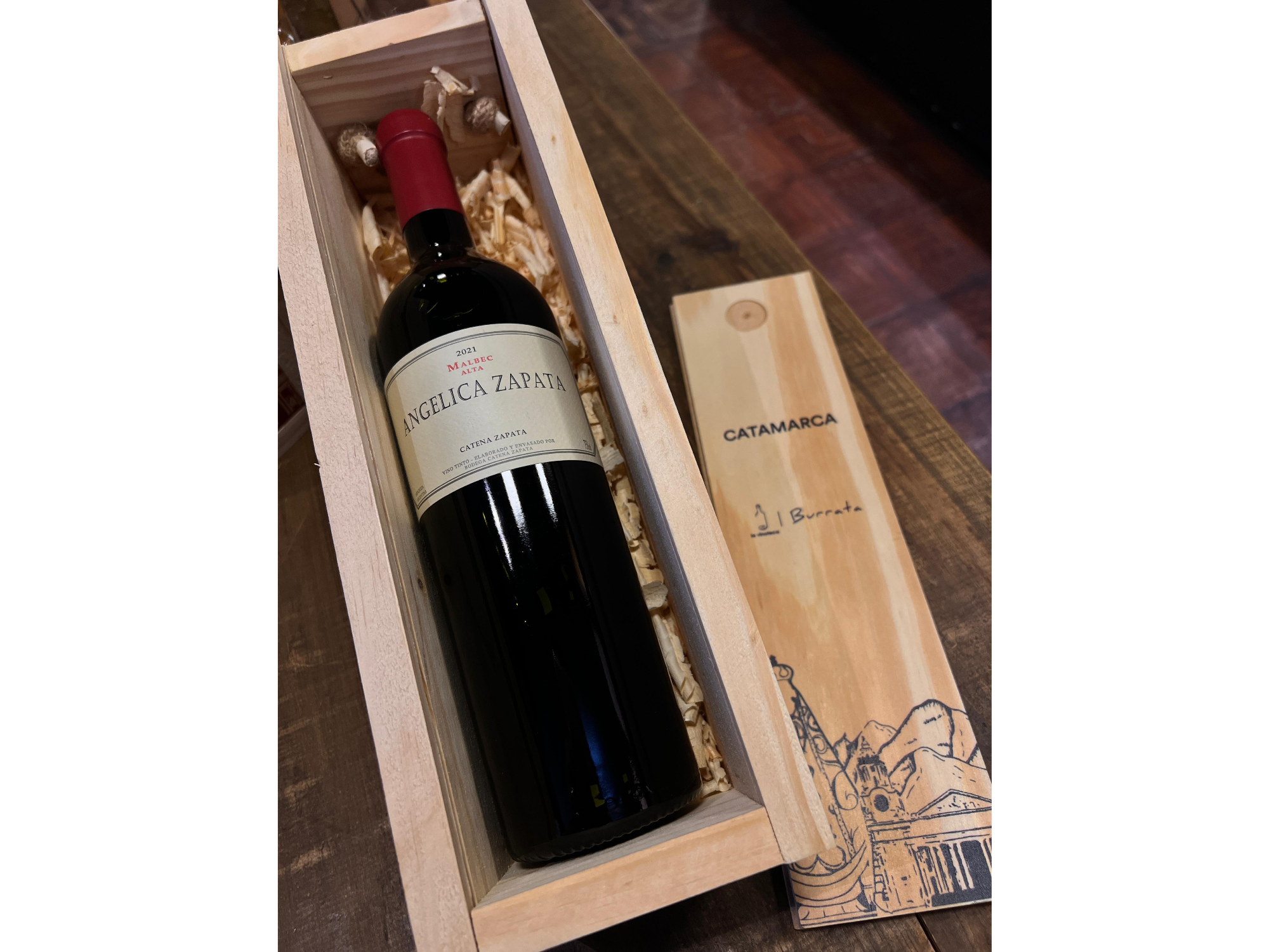 Caja de madera con Angelica malbec