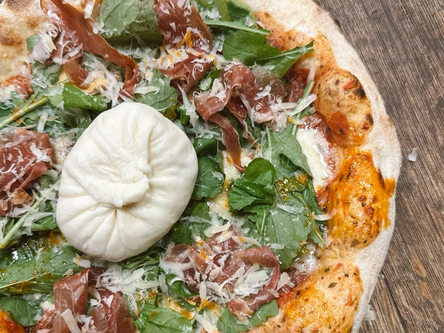 Pizza Jamón Crudo y Burrata