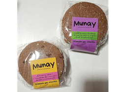 alfajor munay artesanal con corazon de chocolate