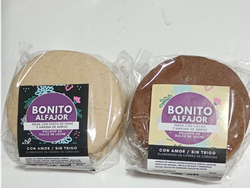 Alfajor bonito artesanal sin trigo relleno de dulce de leche