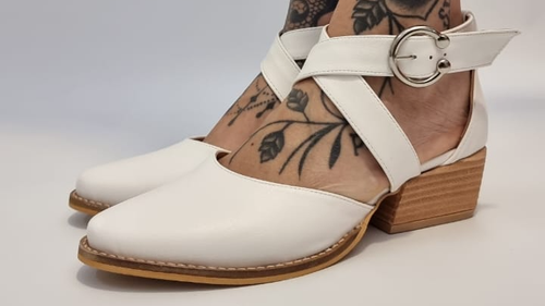 ANGELA (ULTMOS PARES)