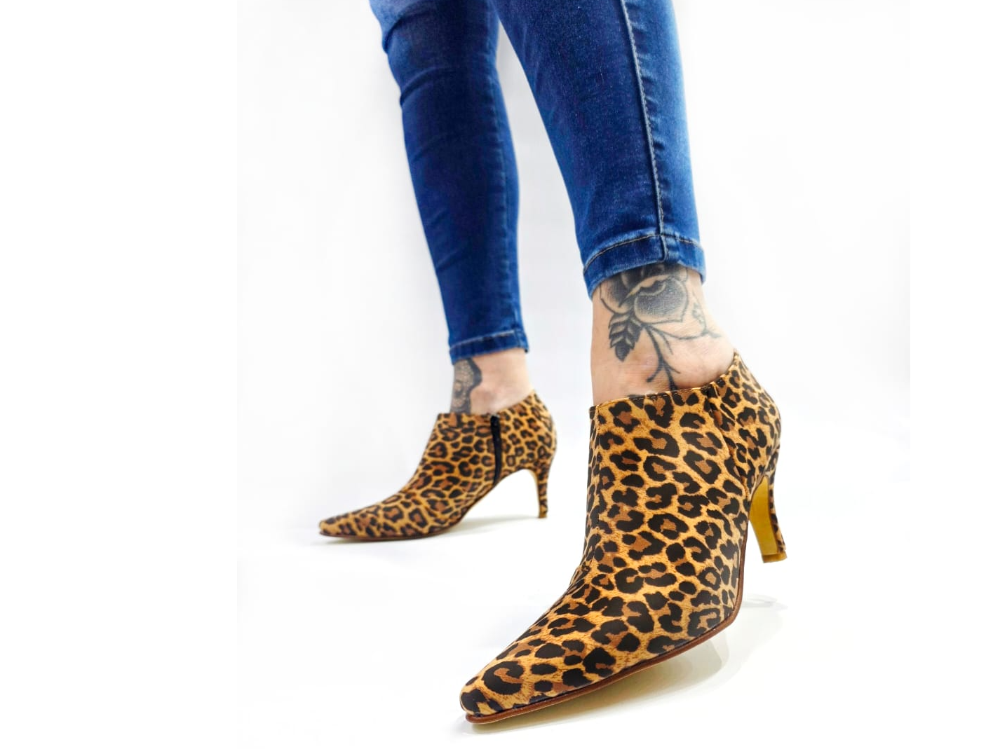 QUEEN ANIMAL PRINT