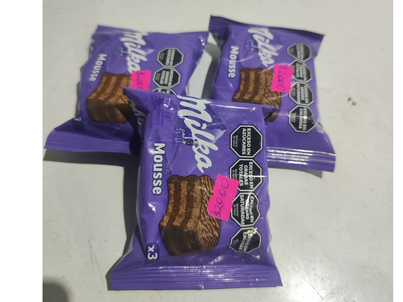 Alfajor triple milka de heladeria manel