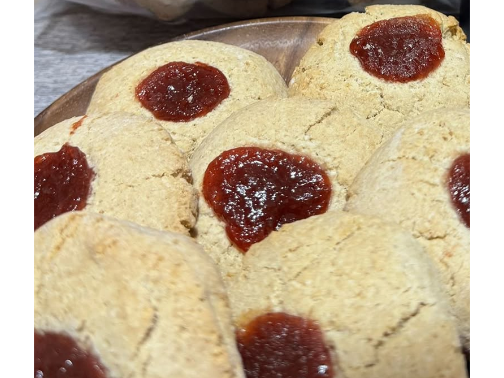 Pepas de harina de Almendras rellenas de membrillo de NUTRIVAN