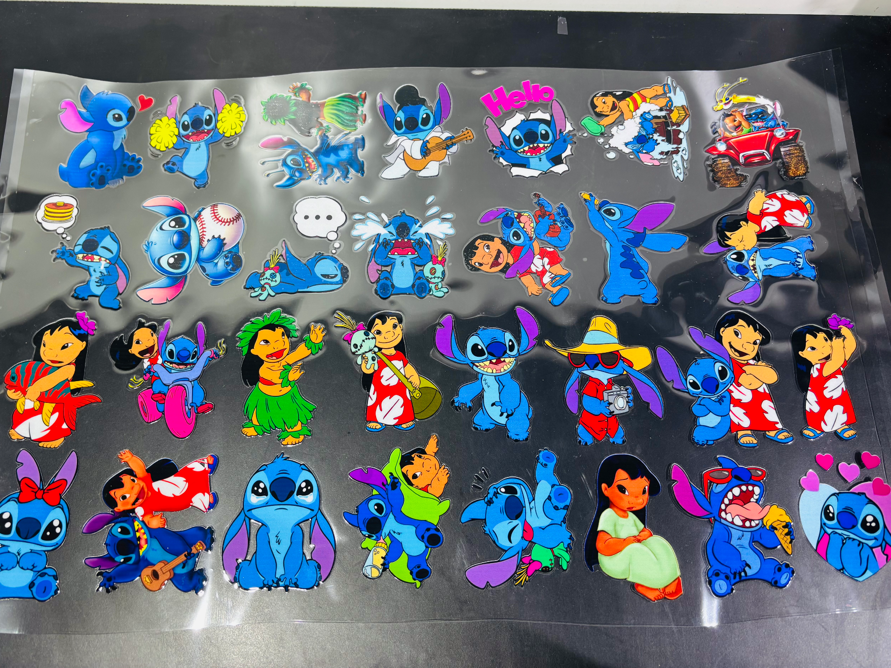 30 STICKERS DE STICH