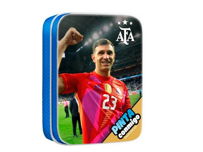 Lata Pinta Conmigo Selección Argentina Dibu Martínez Crayones