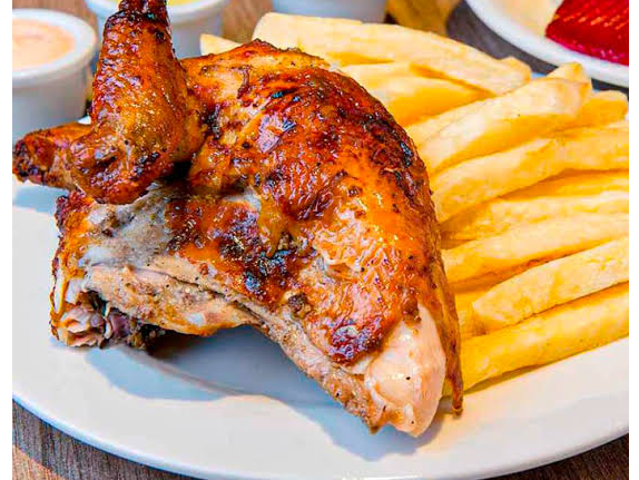 Pechuga de Pollo con Papas Fritas Grandes