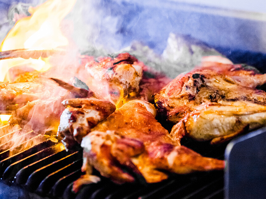 Pollo y Medio Solo (Sin Guarnicion)