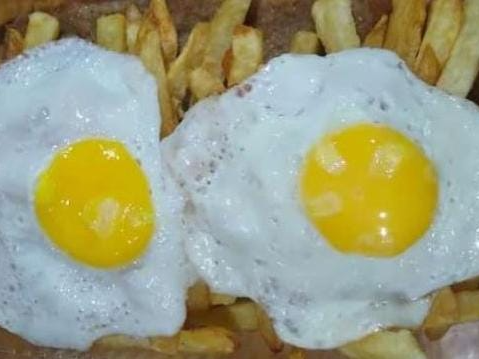 milanesa de pollo a caballo (cod 103)