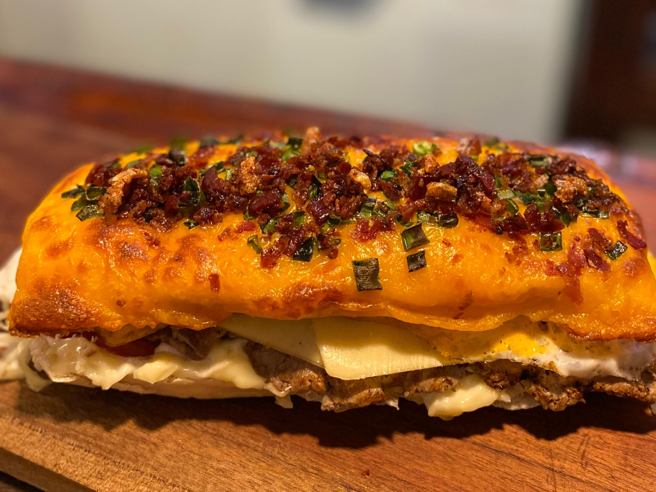 Lomo Cheddar Panceta y Verdeo