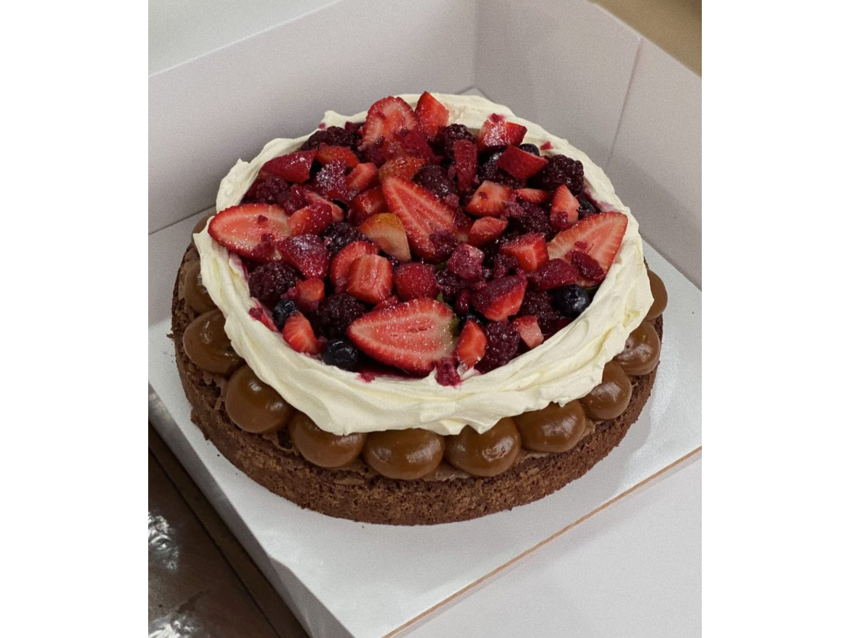 Torta brownie con frutos rojos