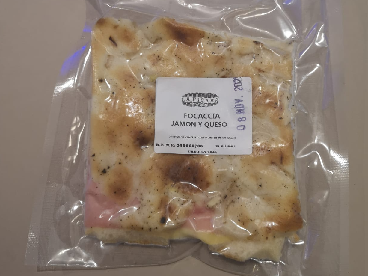 FOCACCIA DE JAMON Y QUESO