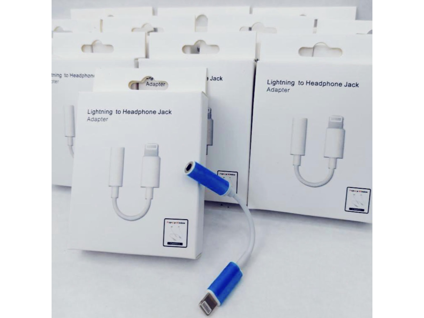 ADAPTADOR AUX A LIGHTNING genérico