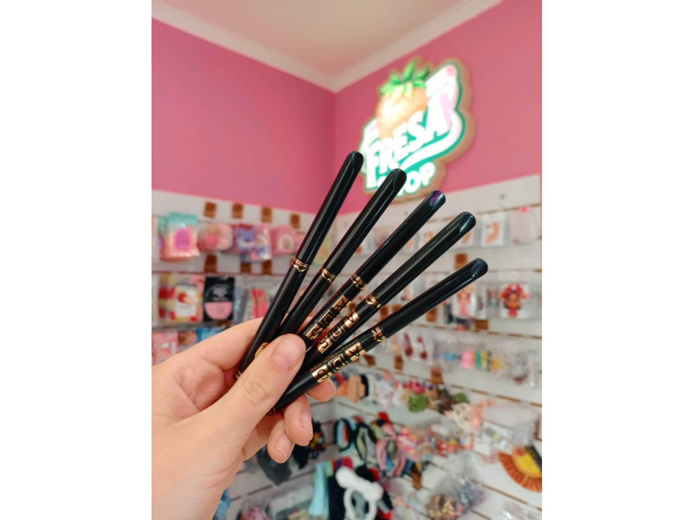 DELINEADOR NEGRO RETRACTIL WATERPROOF