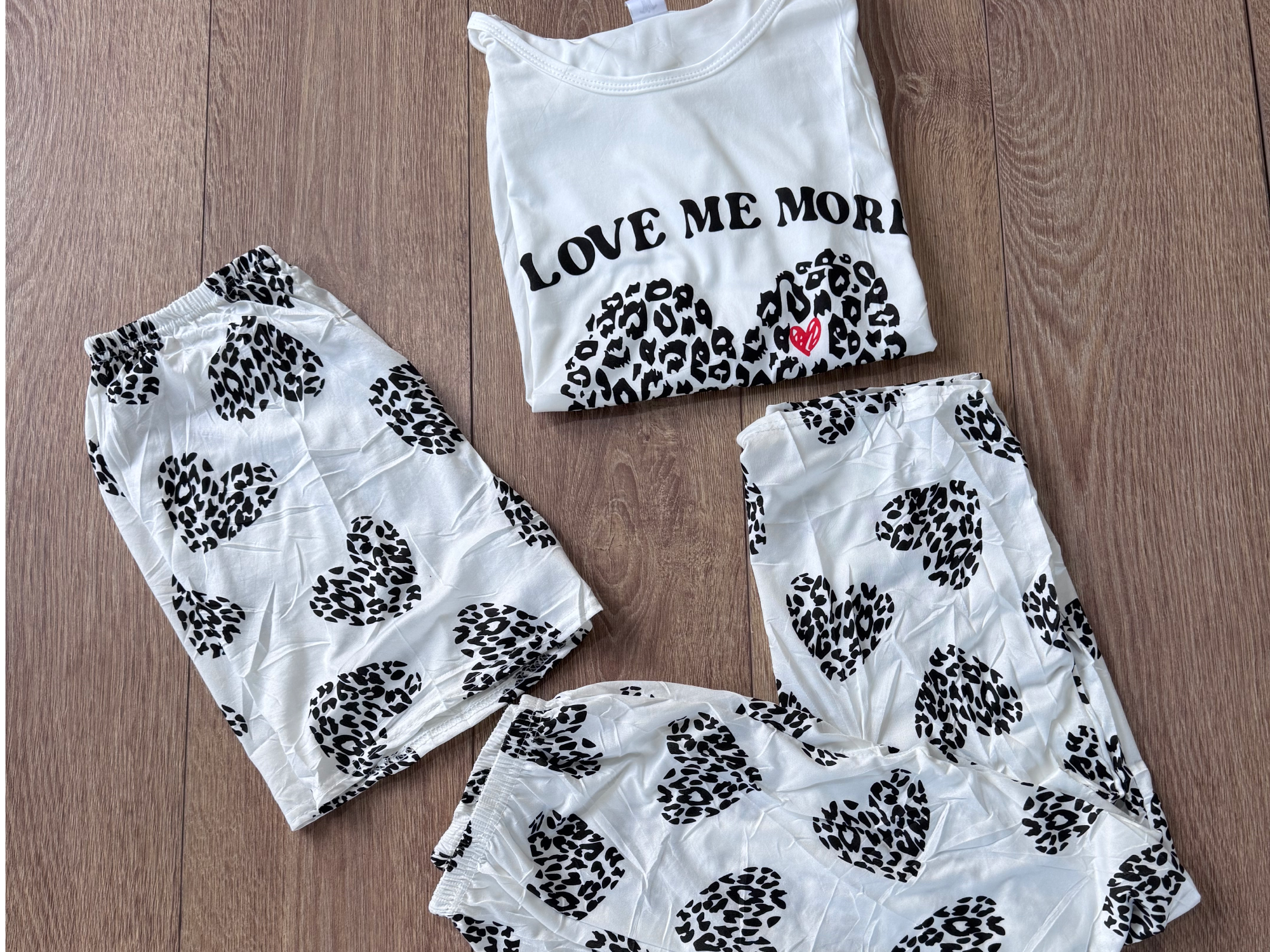 PIJAMA 3 PIEZAS CORAZONES